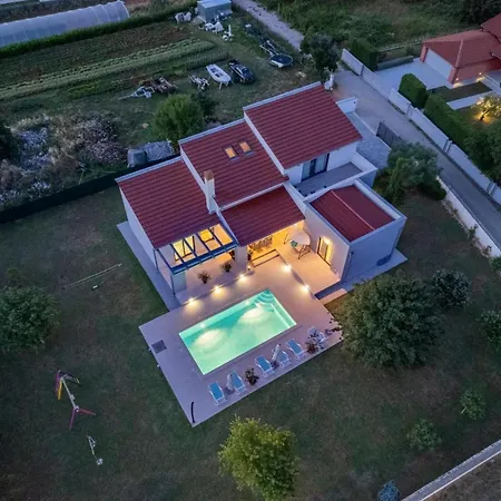 Mit Privatpool Fuer 8 Personen Ca 250 Qm In Sisan, Istrien Suedkueste Von Istrien Holiday home Sisan